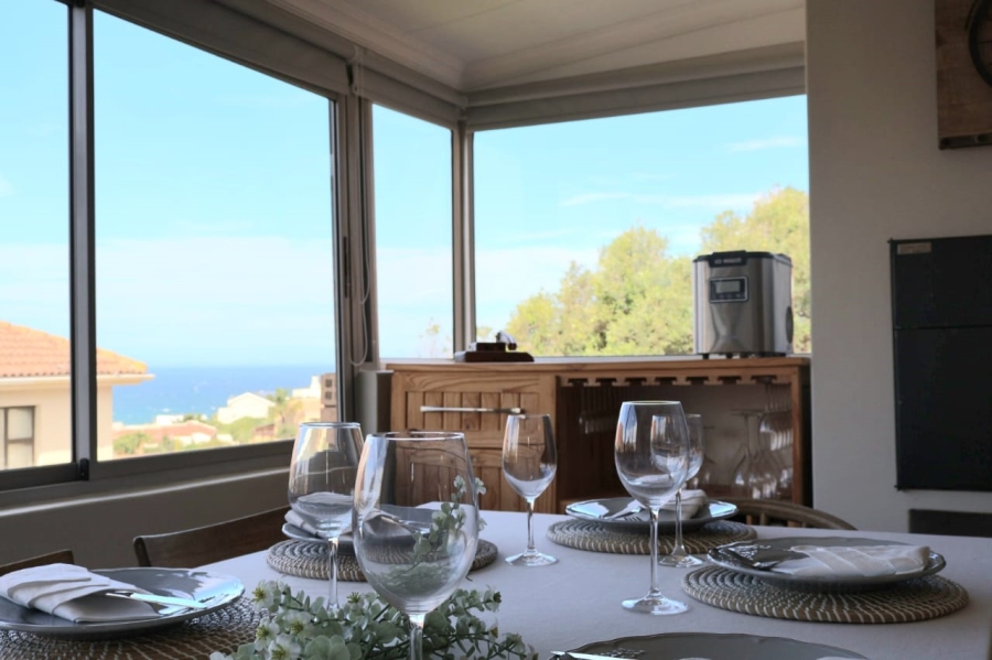 4 Bedroom Property for Sale in Wavecrest Eastern Cape